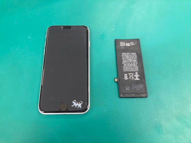 iPhone SE 第2世代 のバッテリー交換を行いました